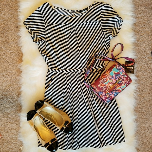 J. Crew Black & White striped dress with pockets! - Picture 1 of 4